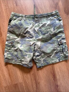 American Eagle Women Camo Cargo Shorts - Green Camouflage